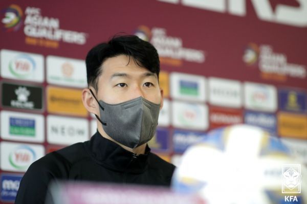格伦·克洛斯、莎拉·保罗森、泰亚娜·泰勒、金·卡戴珊、妮... 法鲨归来！